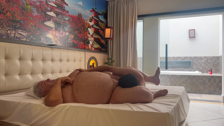 Punchbagplz: Büyük baba: makas bacaklı ve oral seks