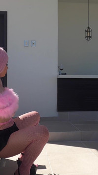 Chce zrobić karierę i wkłada w to dużo wysiłku