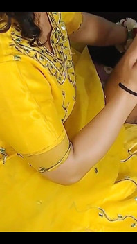 Mehndi 晚上美丽的大鸡巴德瓦在 xvideos India 的婚礼上被热辣的印度性感人妻打手枪 xxx