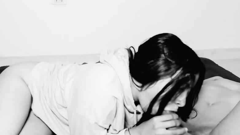 Mili069: Série de vídeo em preto e branco, tiro sexy, fotos...