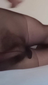 Masturbation en collants noirs