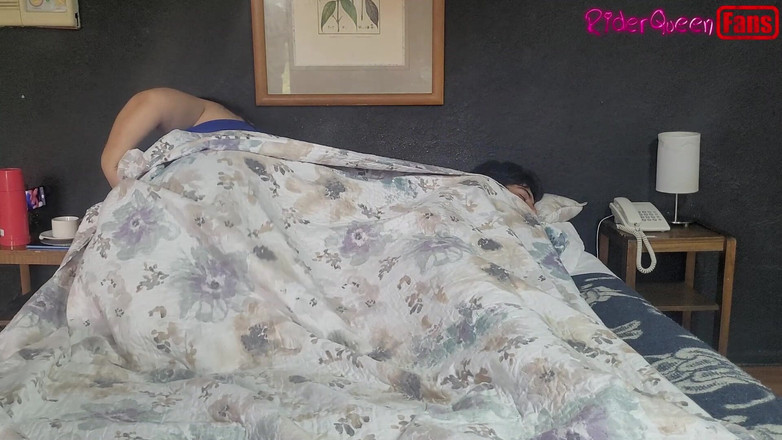 Riderqueen: ファン向けビデオ - スリム・ステップソンが激しく怒る