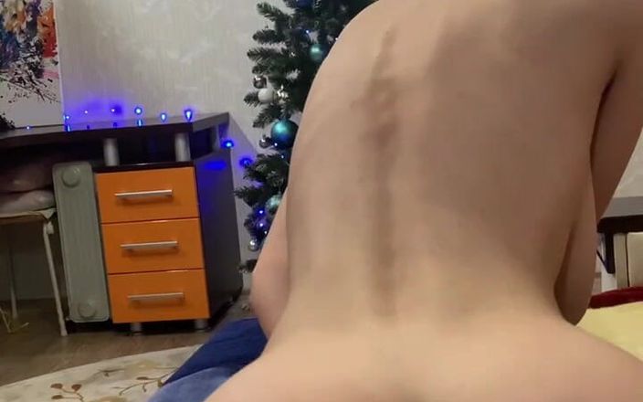 Kitty Kriss: 热辣的阴户和肛交，手淫射精