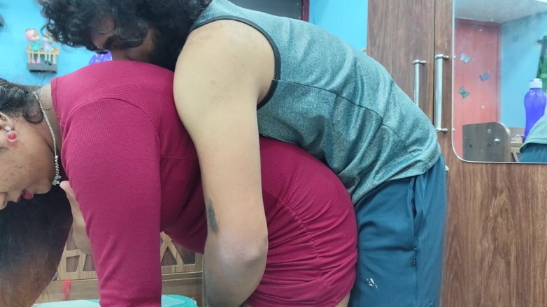 Vaishnavysharunraj: Romanticismo caldo con bacio di culo e leccate di cosce