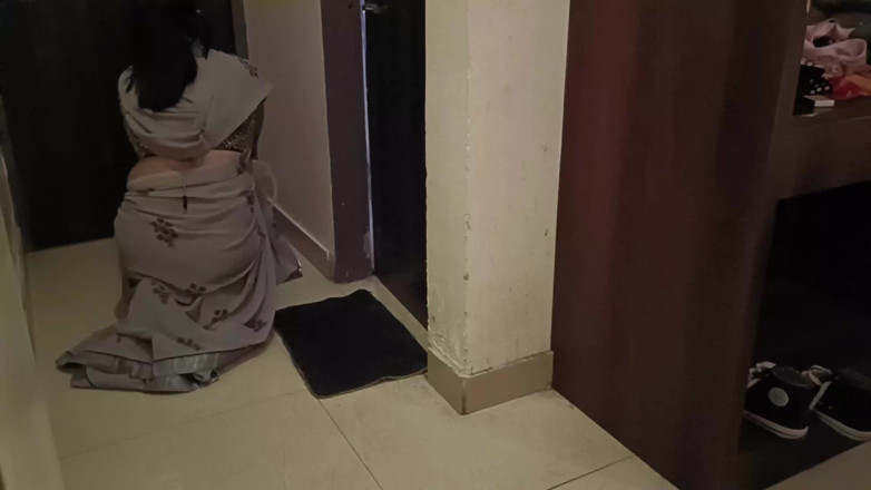 Yourdidipriya: 큰 엉덩이 인도 십대 Maid Priya는 집 주인을 유혹하고 그녀는 얼굴에 긴 섹스 정액을 얻었다