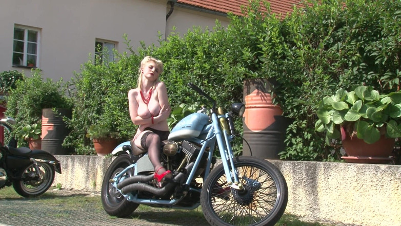 Public Entertainment: Superb blonde babe with huge boobs is showing her an...
