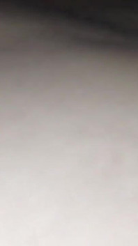 Partiden sonra genç bir öğrenciyi prezervatifsiz sikiyor