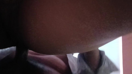 Apple Porn: Prima dată desi frumoasă cu un străin în aer liber