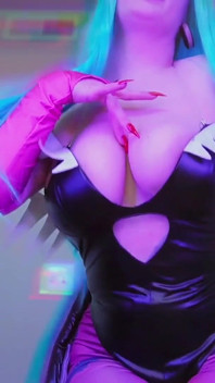 Morrigan Aenslands küsst