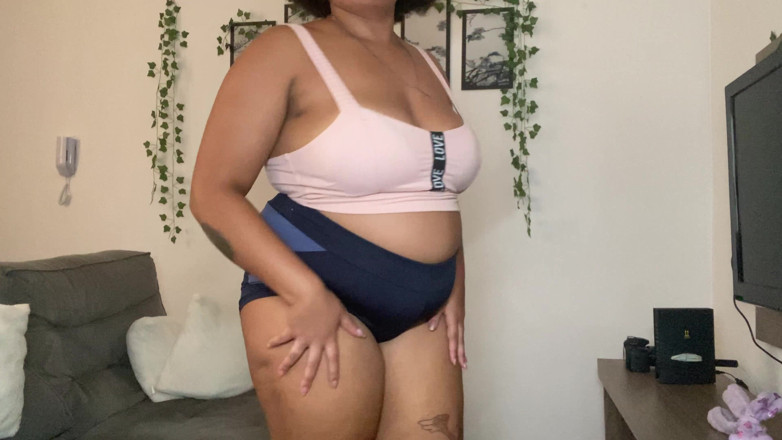 Cutiepiie Chubby: Soda Burp dan Leggins Pendek Kentut Berbogel