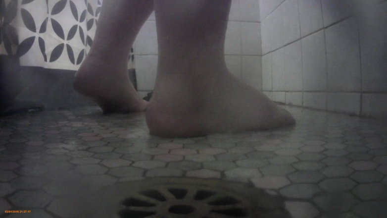 LaLaDelilah: BBW shower feet