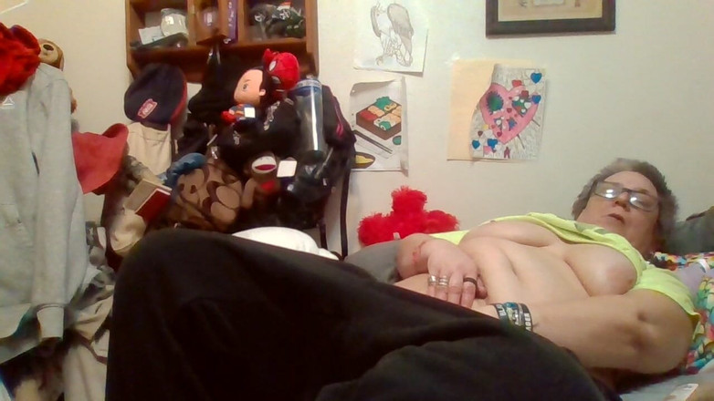 krazykristin: 精油大胸部显示手指阴户