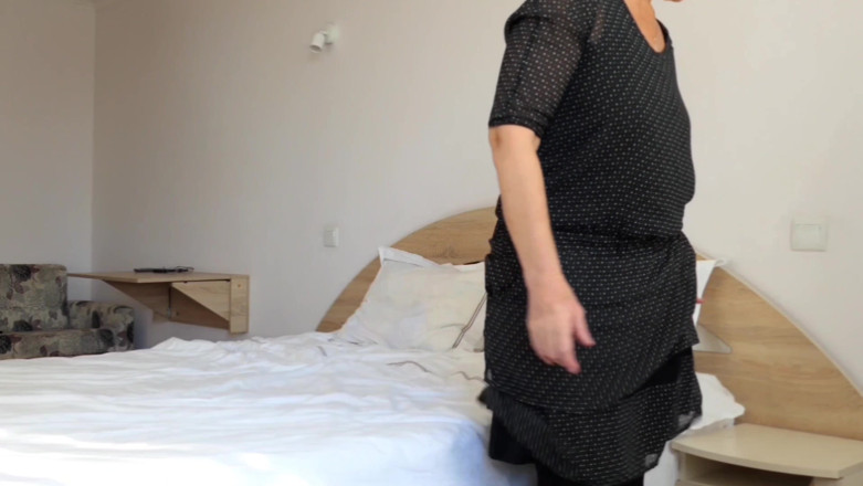 Selena701: Soția Blondă Matură Se Bucură De Sex Oral Între Timp