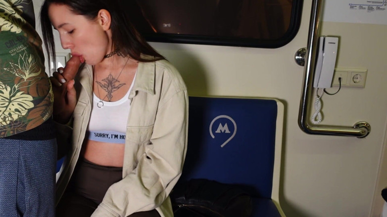 Ghomestory: Obciąganie i seks w moskiewskim metrze! Soczysta dziewczyna!