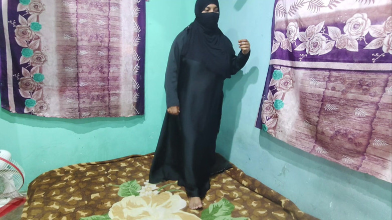 Gulaab: Menina muçulmana hijabi bebê falando sobre sexo na primeira vez