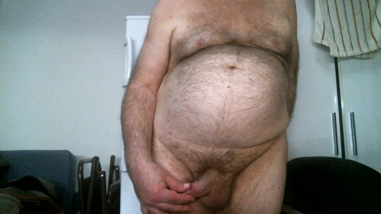 Coach Karl dude lodge: Allenatore Karl pancia e struscia il capezzolo