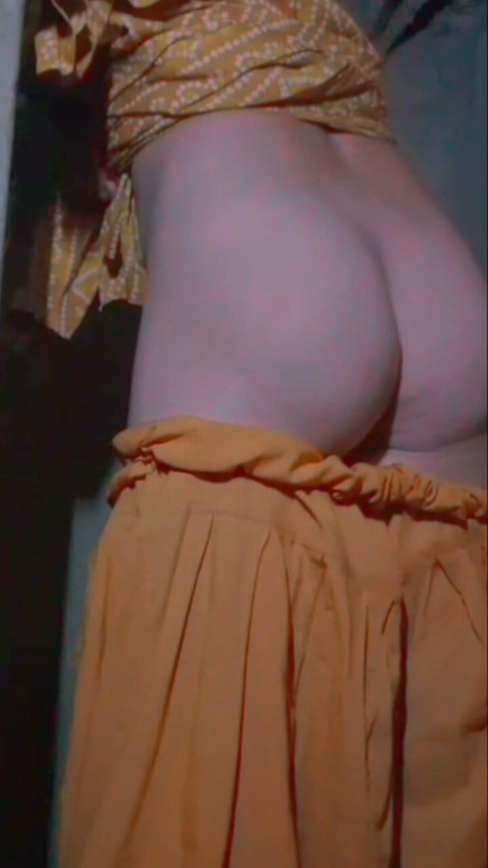 TricolorMusic3: Hot Ass Sexy Girl Looking for Cock