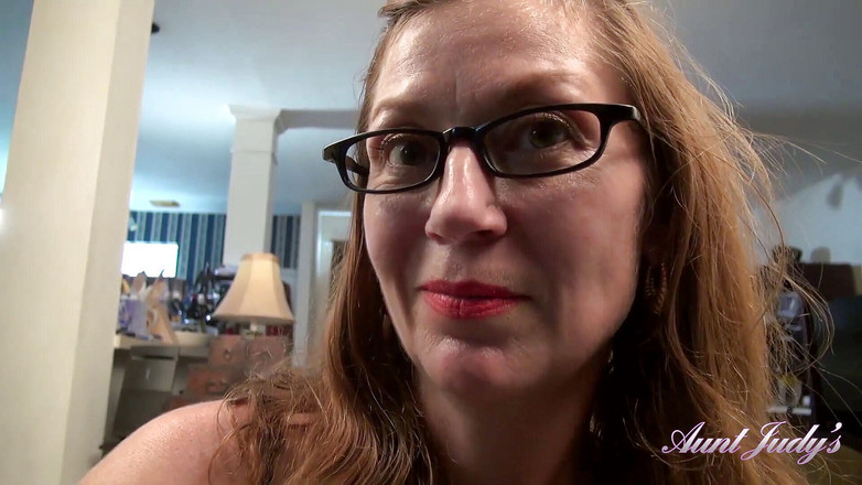 Aunt Judy's: Auntjudys - 43-річна волохата пизда аматорської мамки Ізабелли - твоя нова секретарка