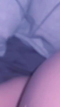 Pau grosso enche uma buceta apertada da Petite Chicks