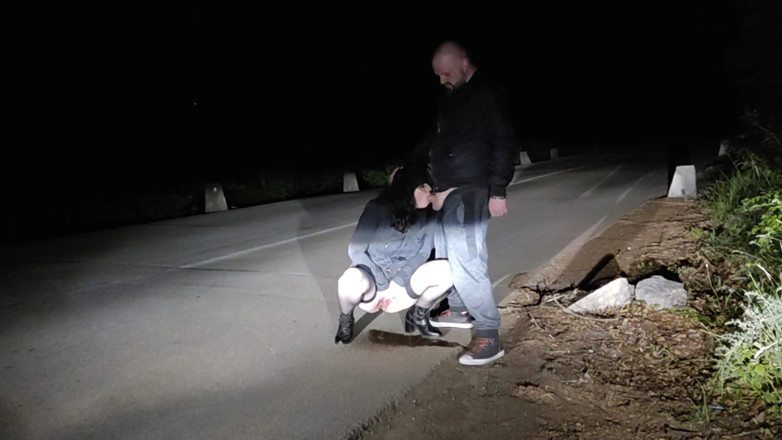 Toilet Mommy: Tato stará děvka miluje dělat na silnici