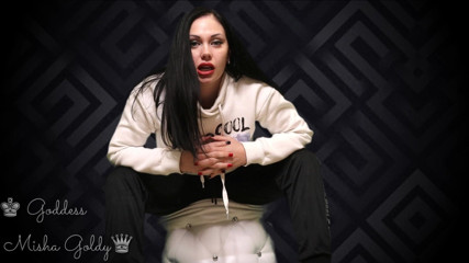 Goddess Misha Goldy: ¡Déjame mostrarte quién controla tu polla! ¡Empieza a sacudirlo ahora!