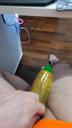 Lkdick8: Sborra nel preservativo.