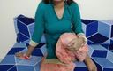 Saara Bhabhi: Hintçe seks hikayesi rol oyunu - ateşli güzel orta yaşlı seksi...