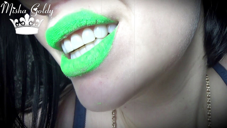 Goddess Misha Goldy: Neon Green menyembah hamba gincu hijau