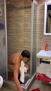 Wanker dan Markus Bersama Di Bilik Mandi