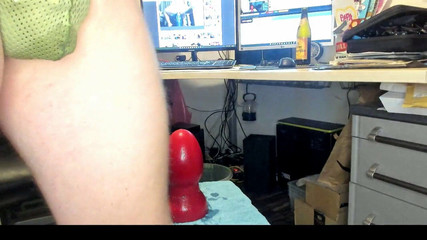 One2chris: 애널 익스트림, 새로운 거대한 딜도 마침내