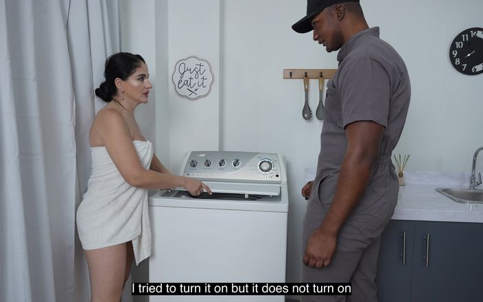 StellaOsorio: Je baise un technicien avec une grosse bite noire énorme jusqu’à...