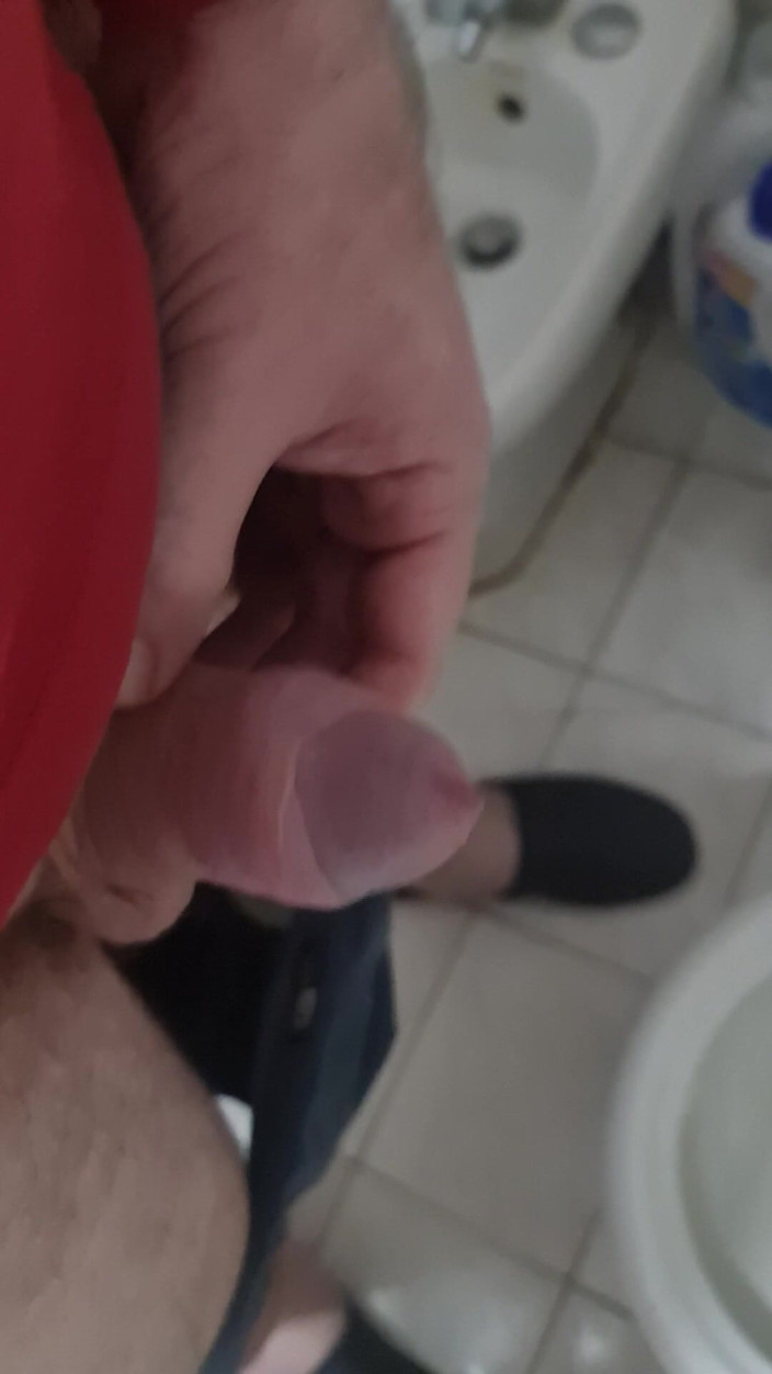 Mirko2589: Eu faço xixi no banheiro