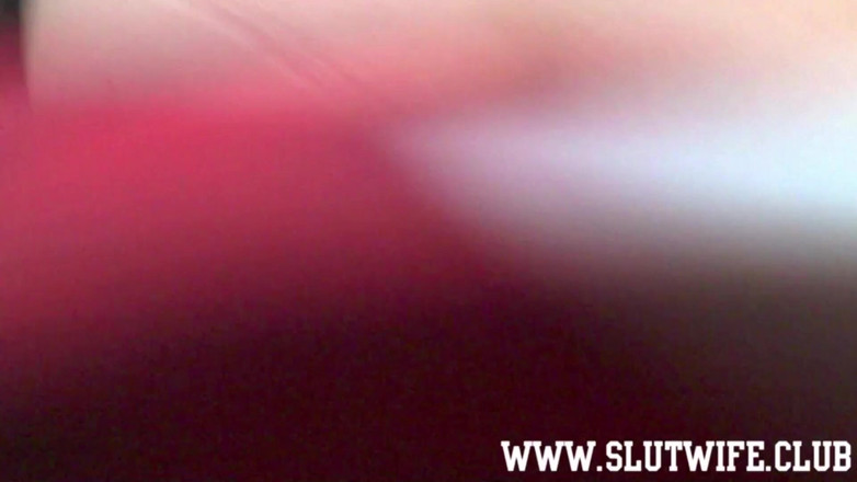 Slutwife Club: La troia rossa in 'Come fare una clip porno - in nove...