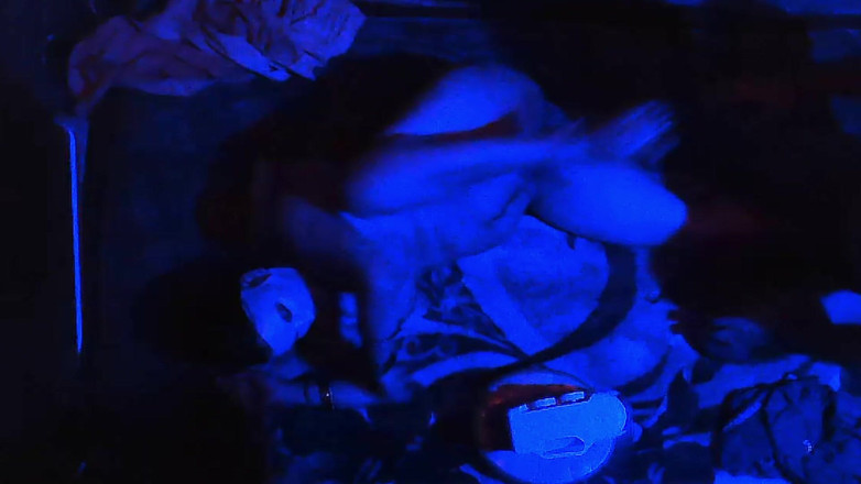 Busty Banuu: 마다르초드와 함께하는 나이트 스탠드