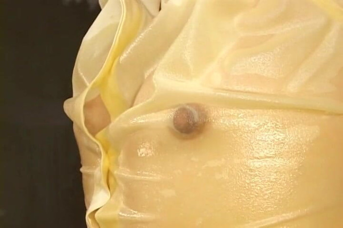 CherryBONBON: Belleza de tetas pequeñas con piel blanca y sedosa - pezones...