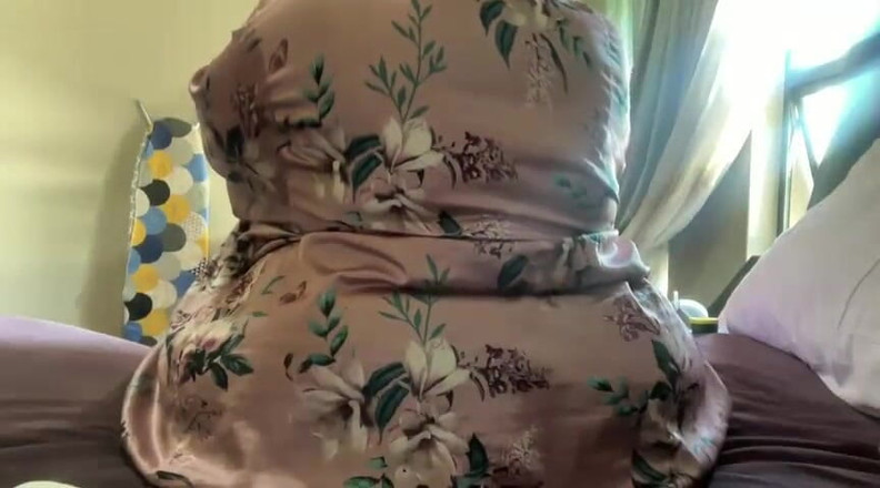 Legendary Booty Overdose: Стогони повії отримують вібратори та стриптиз