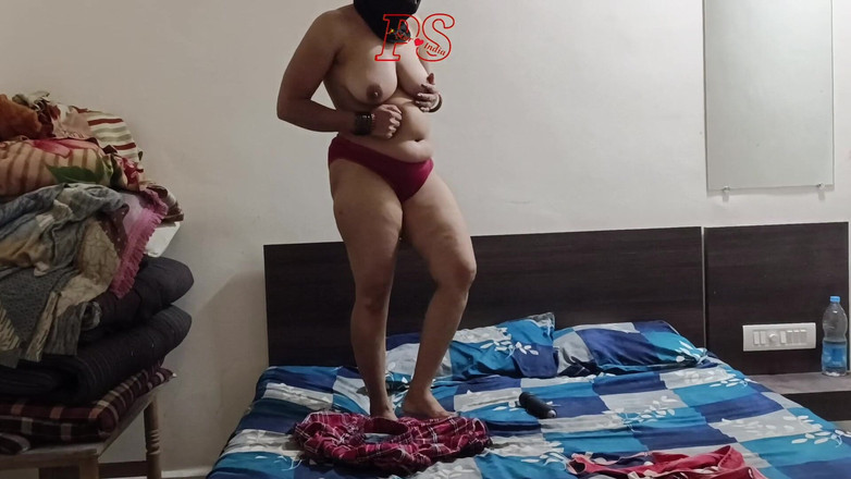 Pstarindia123: Heet Sneha Bhabhi solo-plezier met vibrator Hindi-praat
