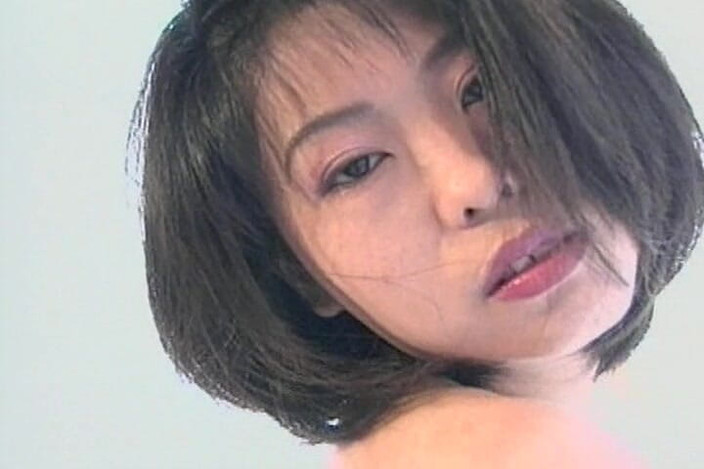 Asian Mature Climax: Gagică asiatică sexy și țâțoasă care își expune corpul