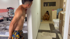 Hilary palvin: Ich erwische meine stiefschwester beim masturbieren in meinem badezimmer und...