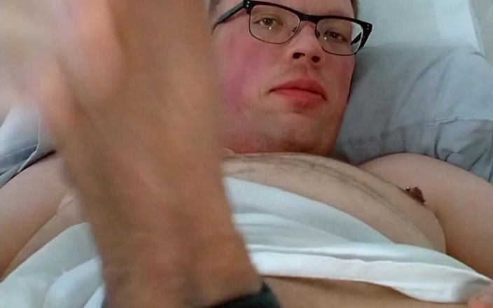 Ryan Roosevelt: Pus-back tachinând pula mea inelată și sărind coaiele