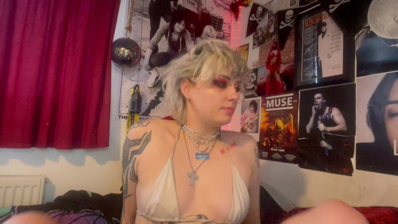 Glitterqueen1999: Knulla mitt läppstift av styvbror