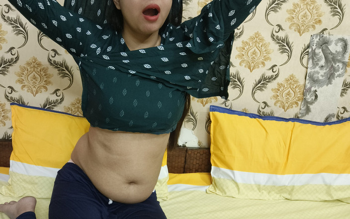 Saarabhabhi6: Desi Stepsis zabrała pokój jej stepbro do robienia wideo