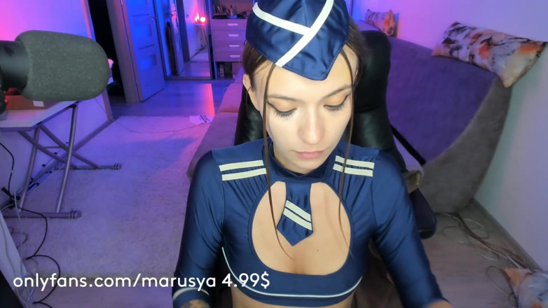 Marusya Hottest Ass: Stewrdess macht blowjob