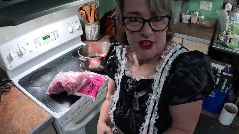 Homesteadmama: Cheryl nấu một món ăn halloween