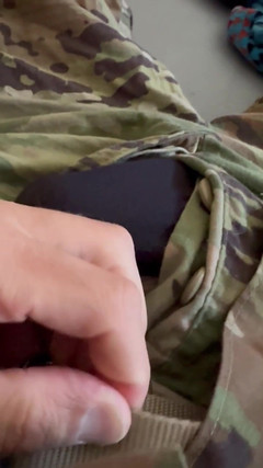 Gay Soldier Stuff: Askar Tentera Melancap Dalam Pakaian Seragam Memakai Stoking Hitam - Rakaman -...