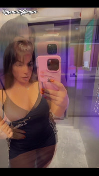 Ve výtahu / Č. Elevador