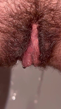 Teen Pees Beautifully