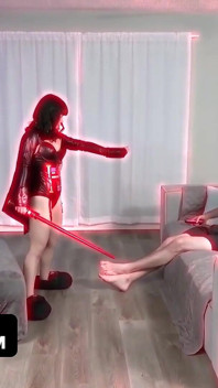 Adik tiri yang masih remaja ngirim video bugil abang tirinya di kamar mandi, sambil pamer toketnya yang aduhai