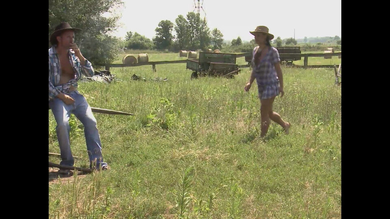 Andrea Dipre Channel: Backwoods babes die op de boerderijuitrusting rijden