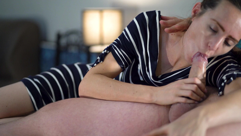 Alicia Robertz: Quente boquete amador com sabor de fetiche por fumar